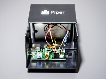 The innards of the PiperWallet, powered by Rasberry Pi. Photo: Ariel Zambelich/WIRED